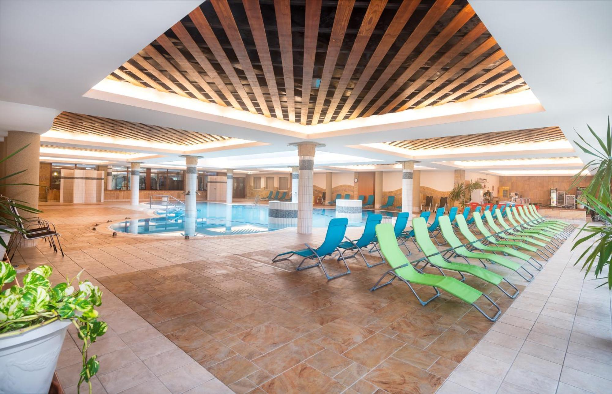 Aquarell Hotel Cegléd Zewnętrze zdjęcie