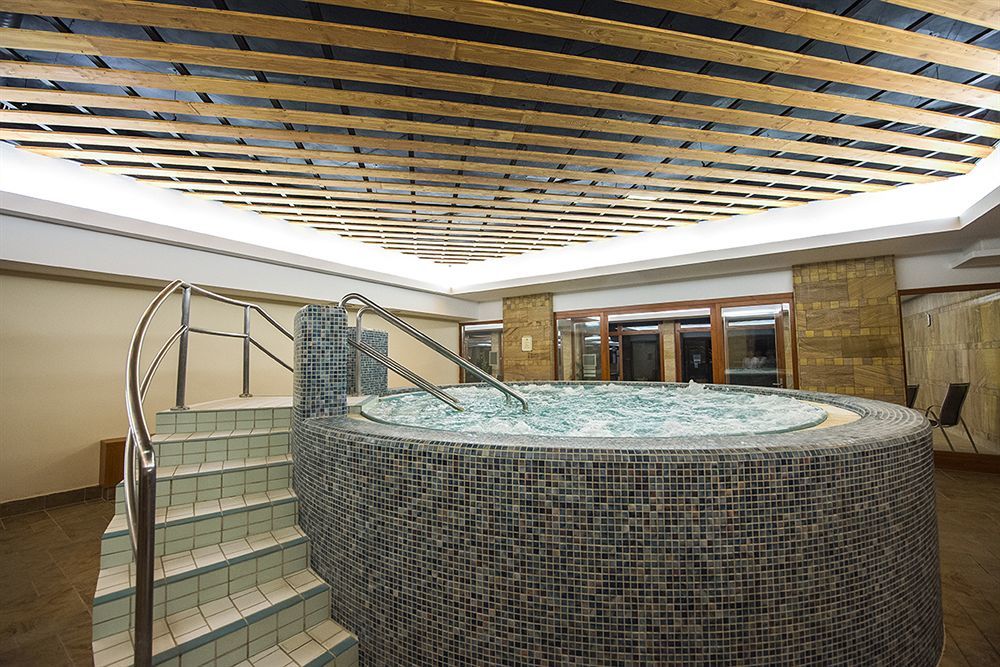 Aquarell Hotel Cegléd Zewnętrze zdjęcie